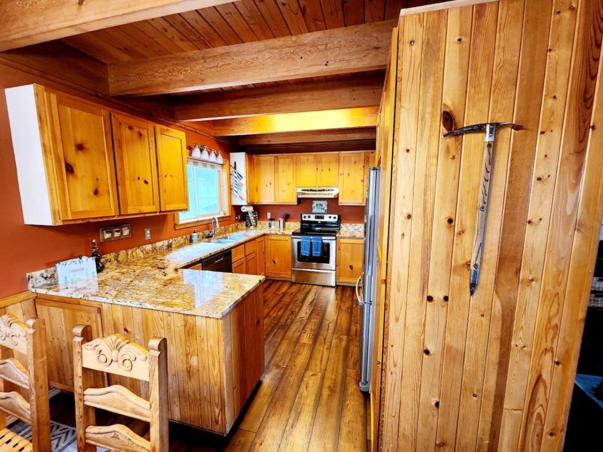 Blacktail Cabin Hideaway With Hot Tub Lakeside Dış mekan fotoğraf